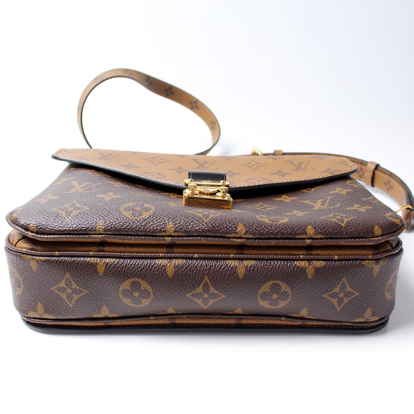 Pochette Metis Reverse Monogram