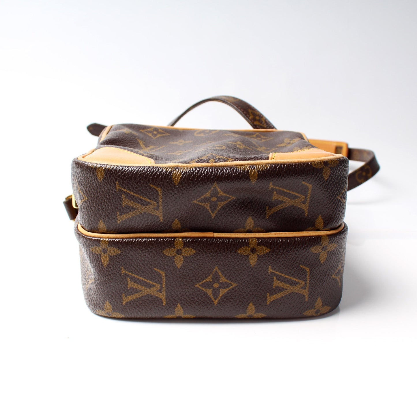 Amazone Monogram