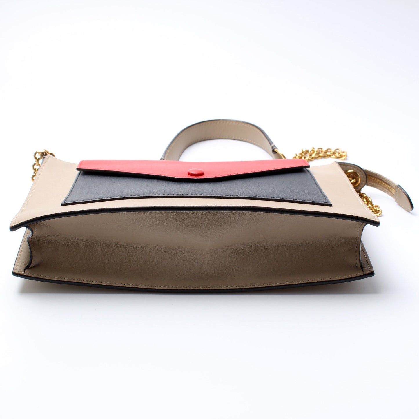 Pocket Clutch on Chain Medium