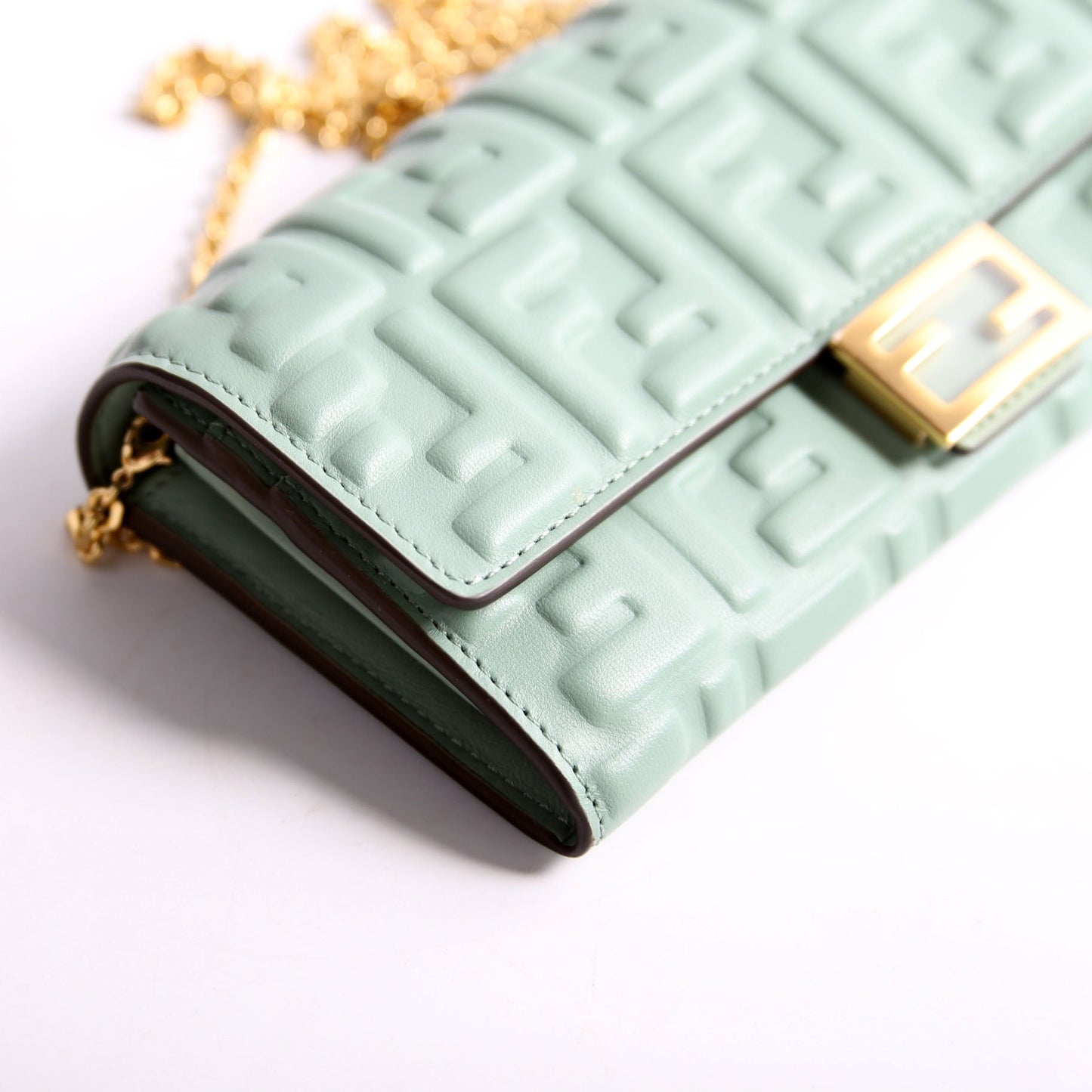 8M0365 FF Embossed Wallet On Chain Green