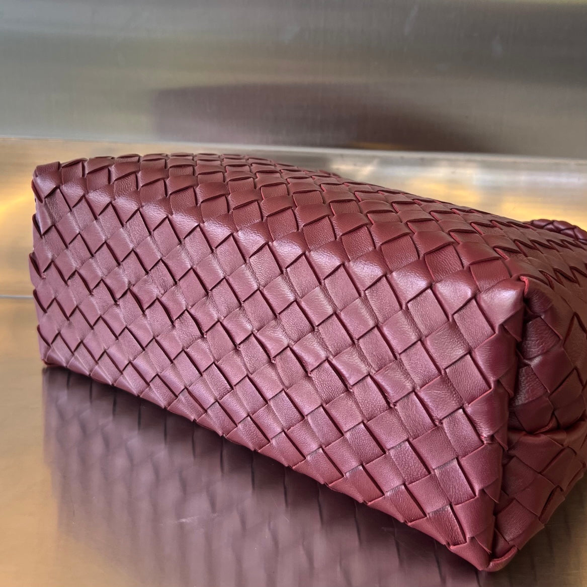 MEDIUM ANDIAMO 32 IN BURGUNDY LAMBSKIN