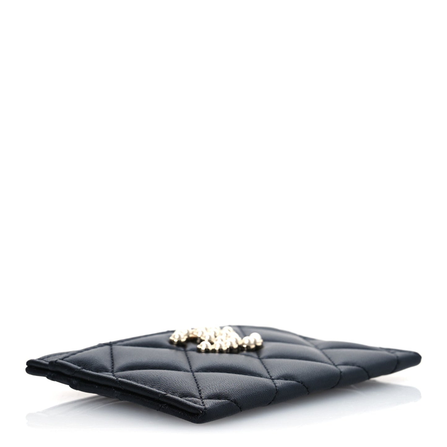 Lambskin Quilted Pearl CC Chanel Holder Black