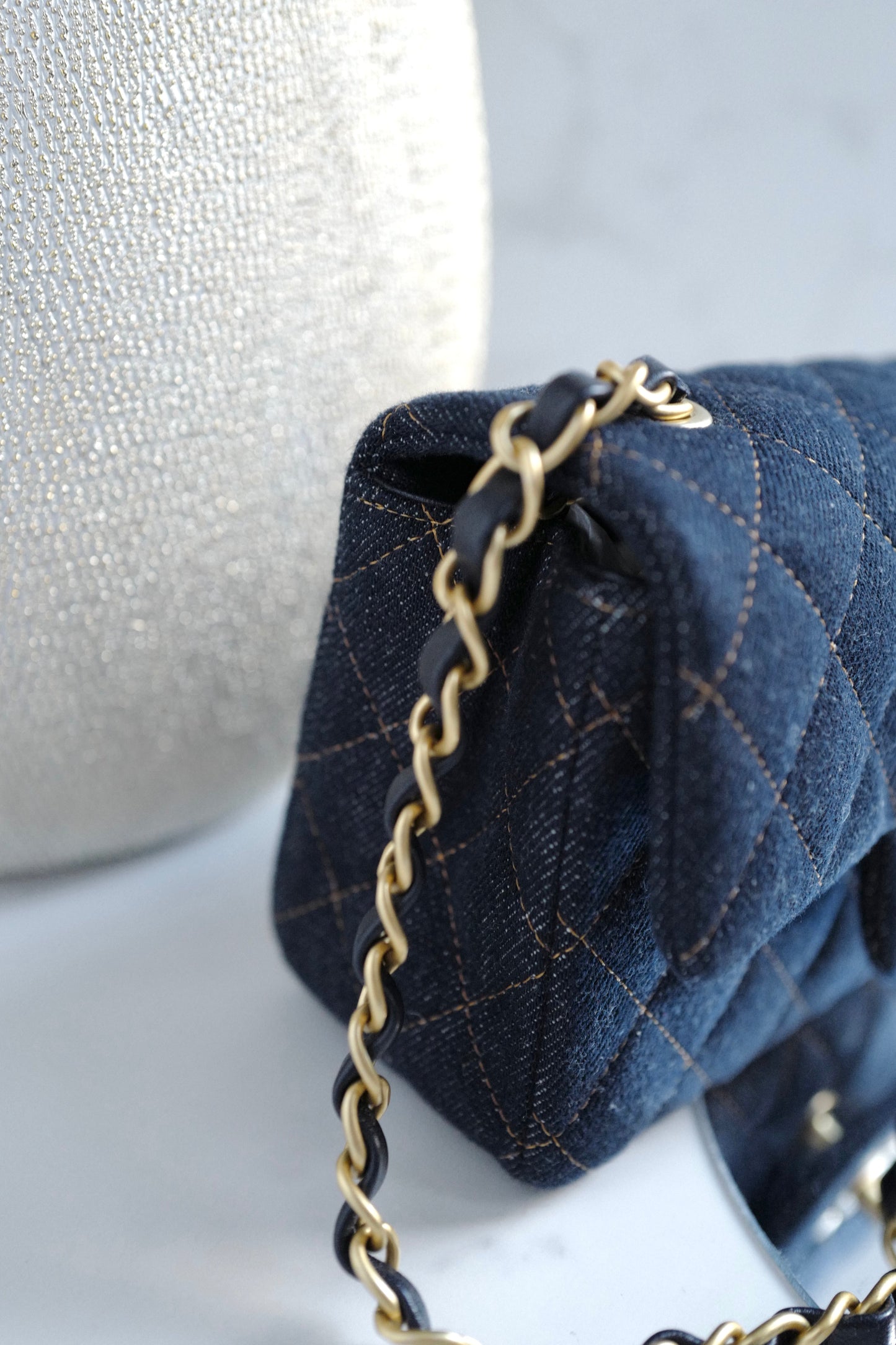 BNIB Chanel 25c Classic Mini Flap Bag in Denim Dark Blue ghw