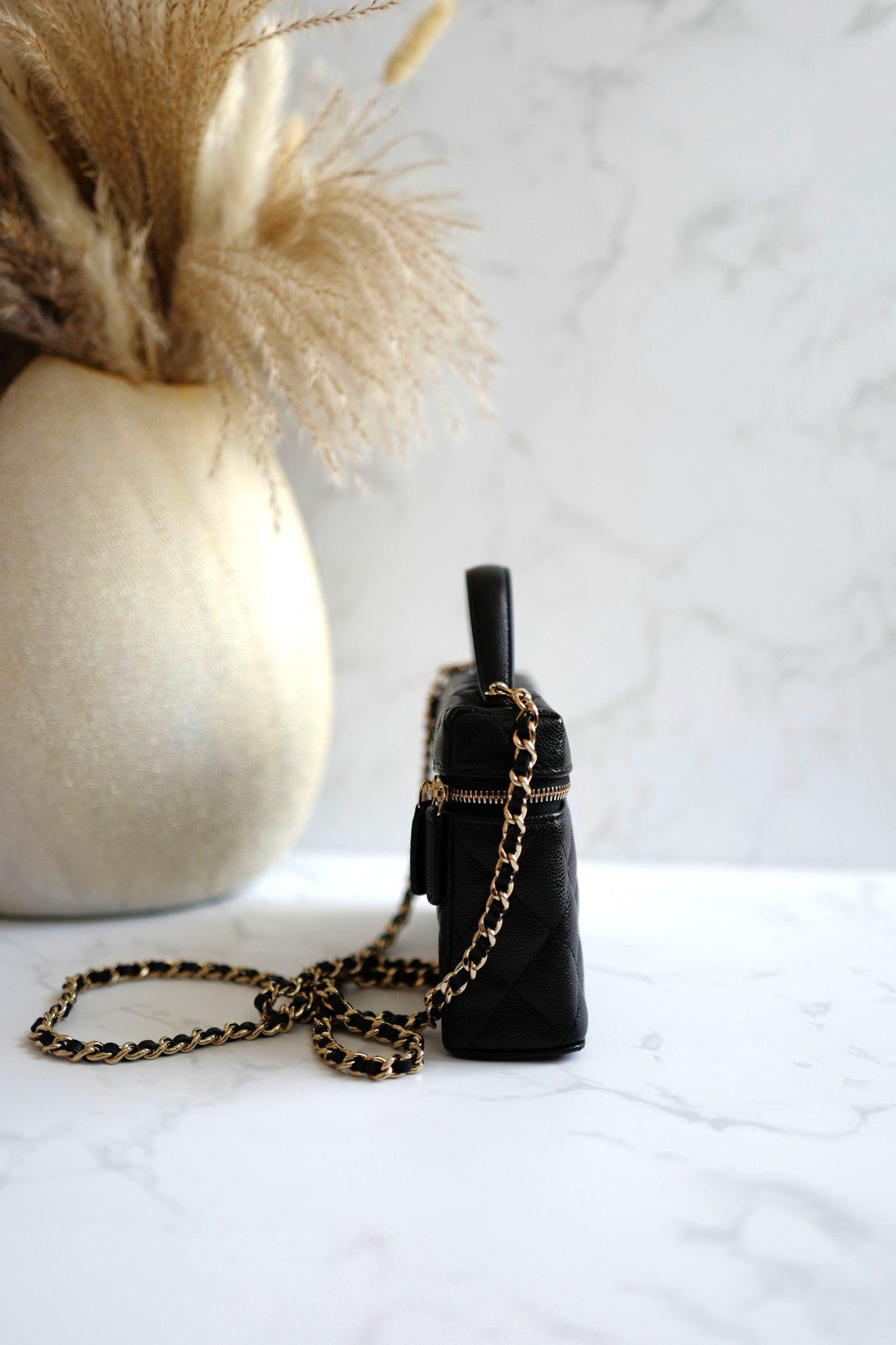 NEW Chanel Spring-Summer 2025 25P Long Chain Vanity Case L19 – Black Caviar with Gold HW