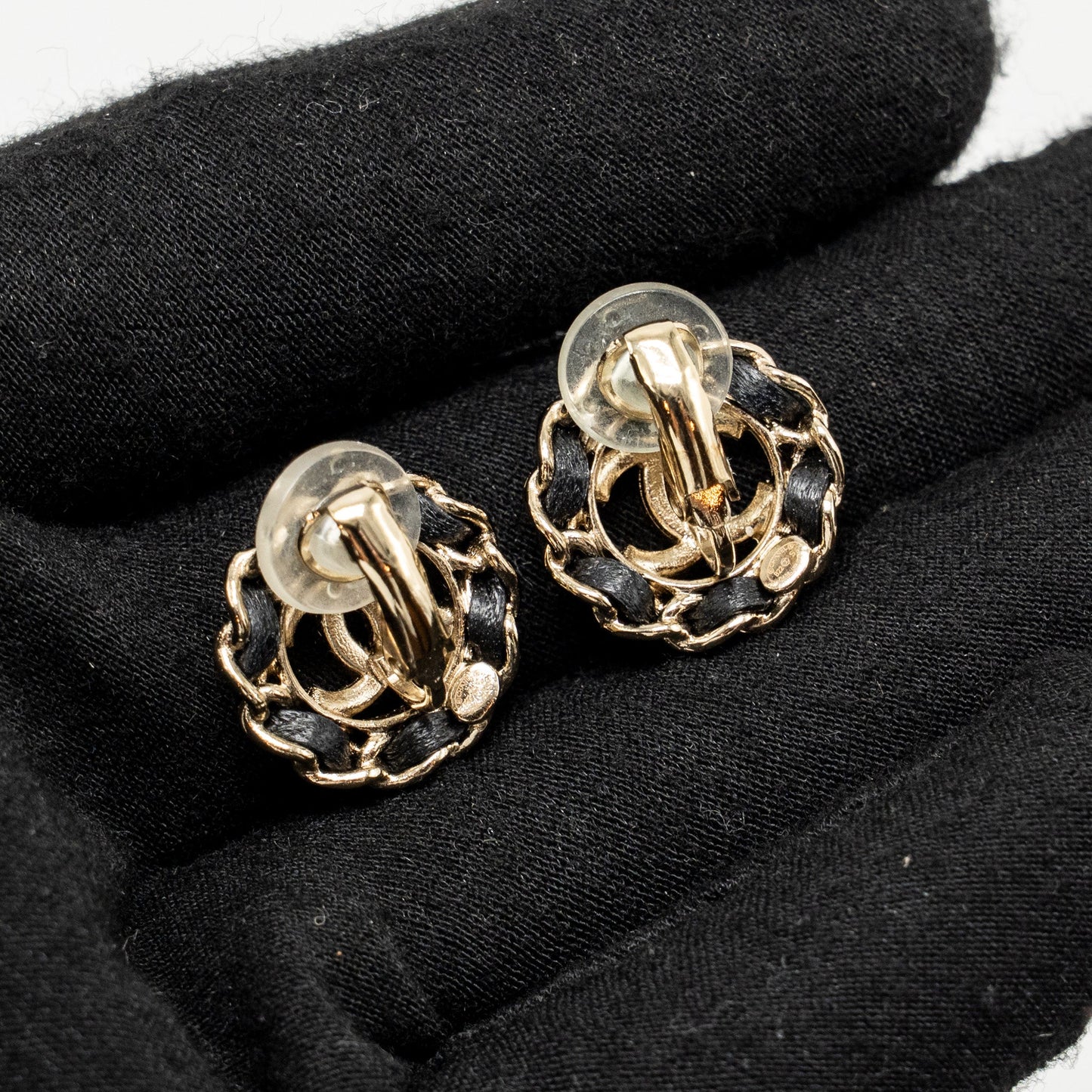 Chanel leather chain round cc logo ear clips light gold tone