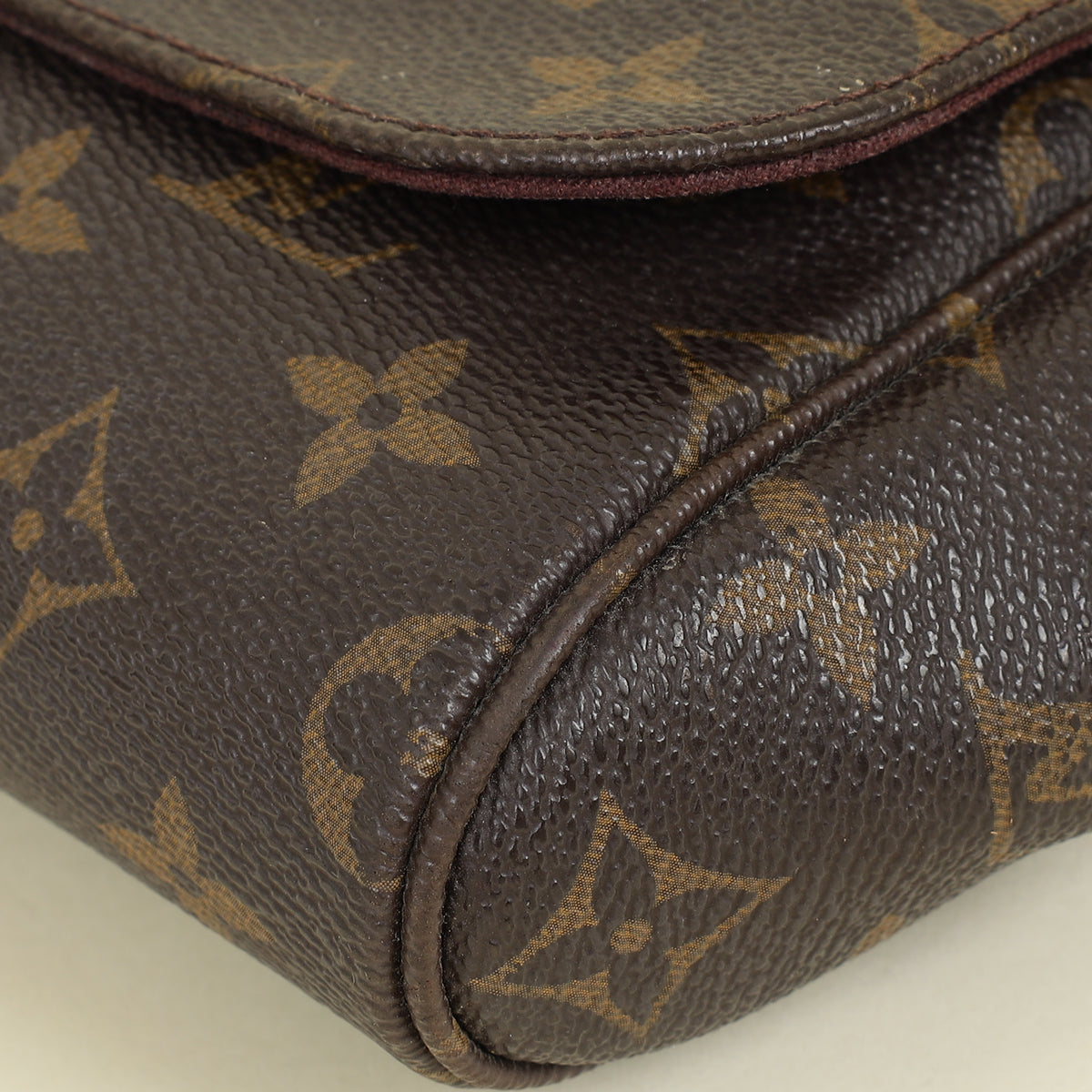 Louis Vuitton Brown Monogram Favorite Clutch MM Bag