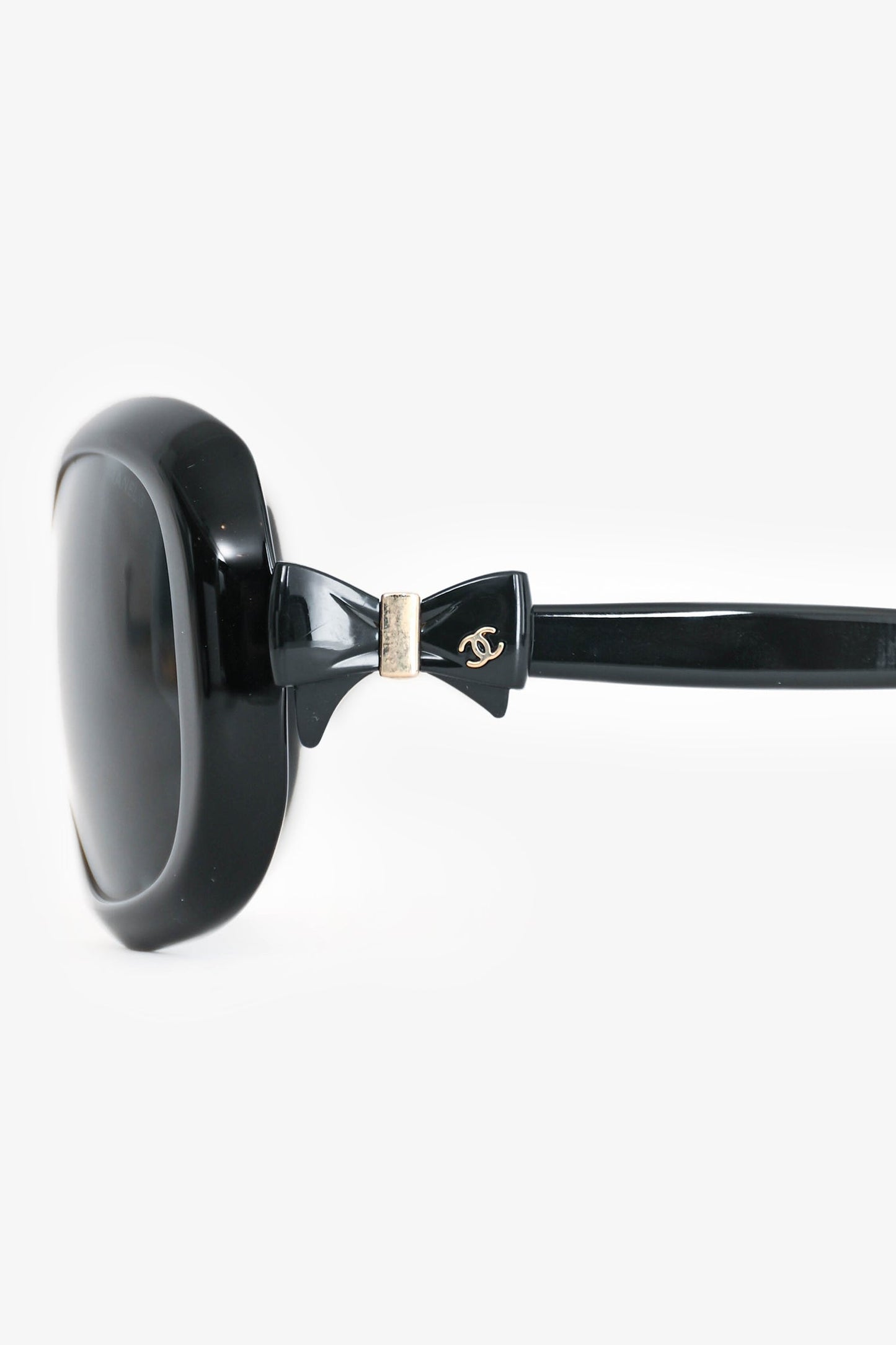 Pre-Loved Chanel™ Black Acrylic Rectangular Bow Detail Sunglasses