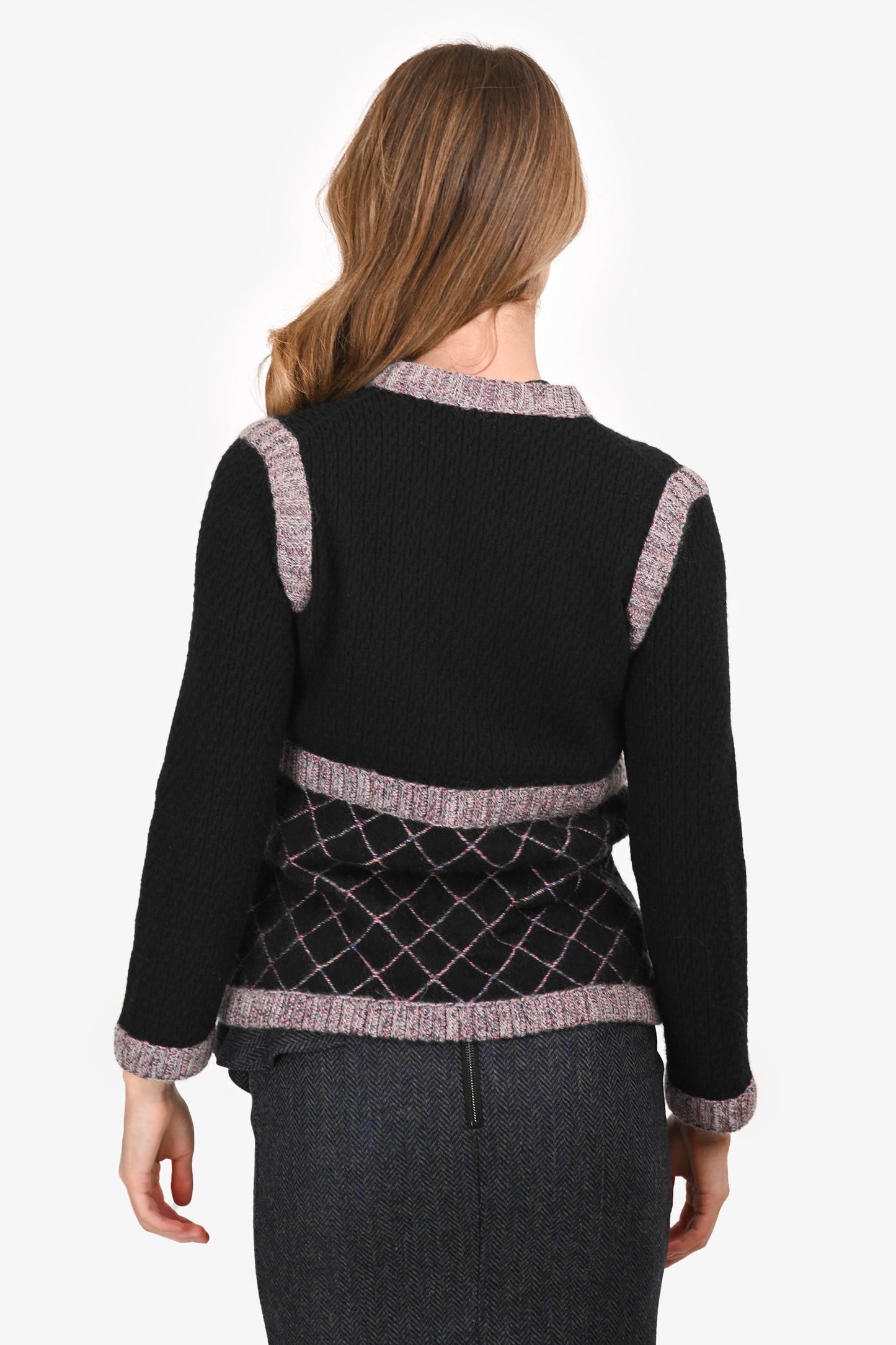 Pre-Loved Chanel™ Runway 2015 Black/Pink Cashmere/Silk Brasserie Cardigan Size 38