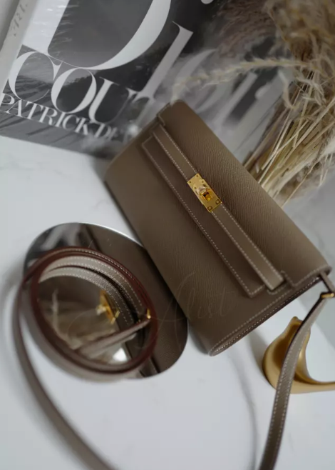 BNIB Hermès Kelly To Go Wallet Etoupe Epsom Gold HW Crossbody With Strap