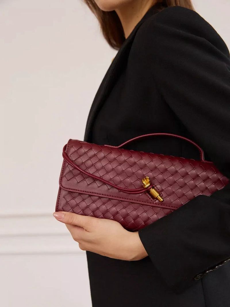 Bottega Veneta Andiamo Clutch Bag โ 31cm (Maroon)