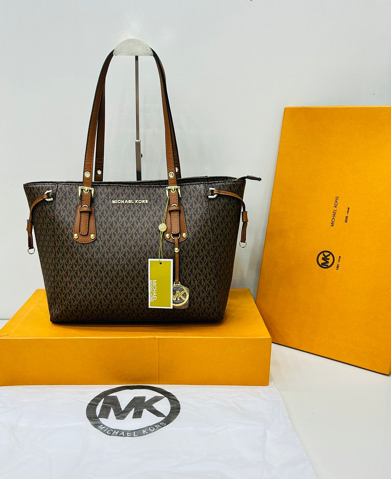 M-I-C-H-A-E-L K-O-R-S Women Bag β AAA Master Quality Edition (Brown/Black)