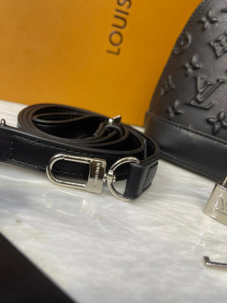 L-O-U-I-S V-U-I-T-T-O-N Alma Women Bag β Exclusive Edition (Black)