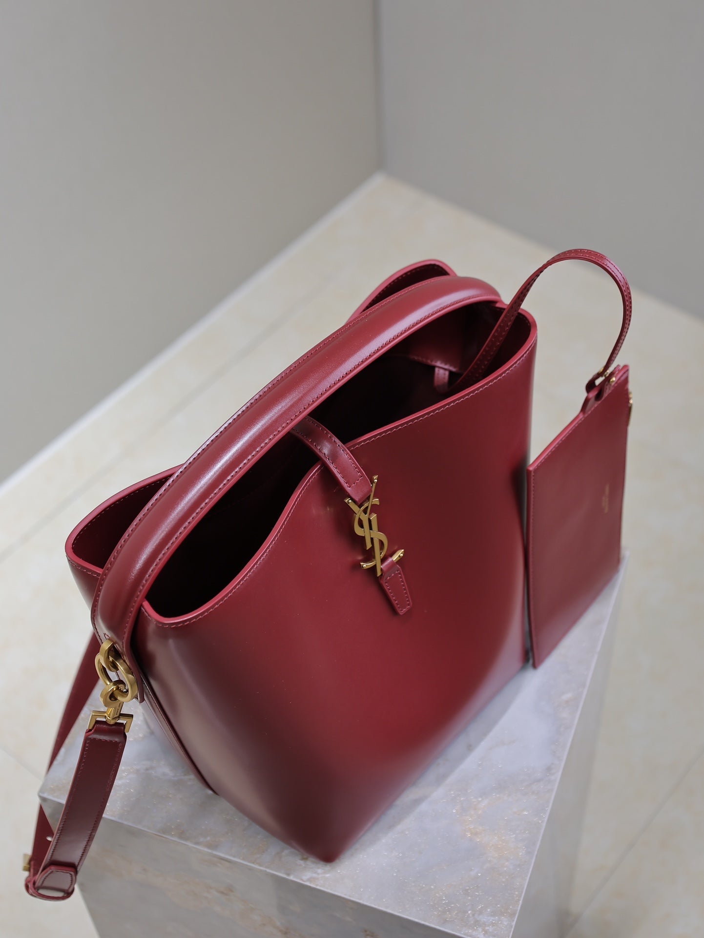 YSL 25S LE 5 À 7 BUCKET 26 IN DARK BURGUNDY CALFSKIN GOLD HARDWRE