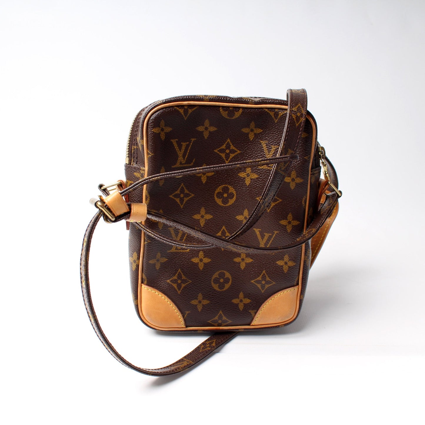Amazone Monogram