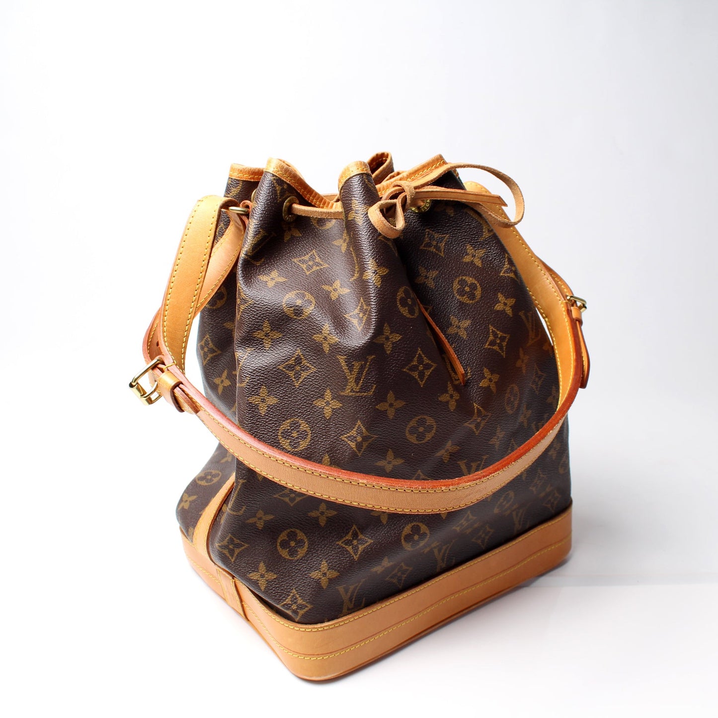 Noe Monogram