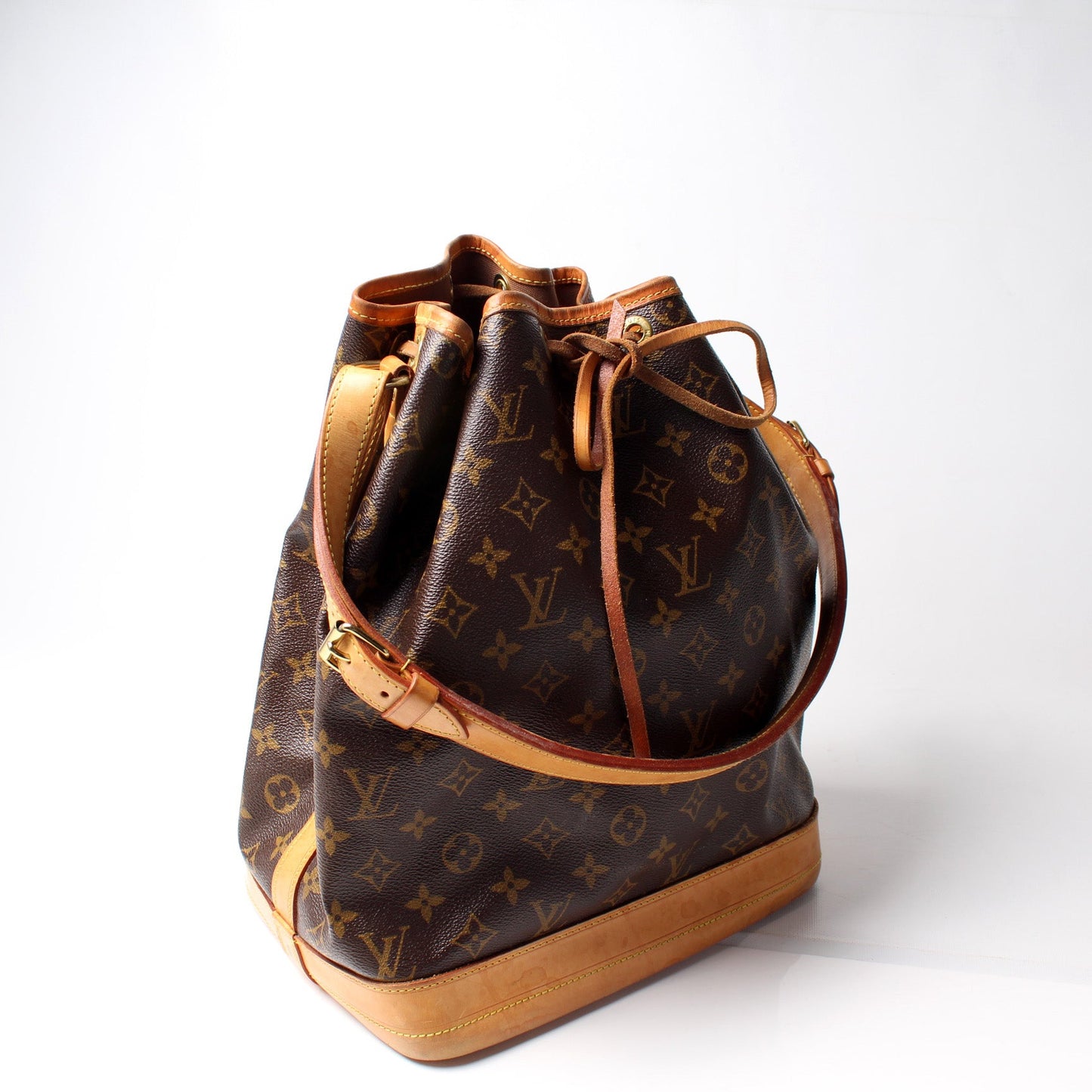 Noe Monogram