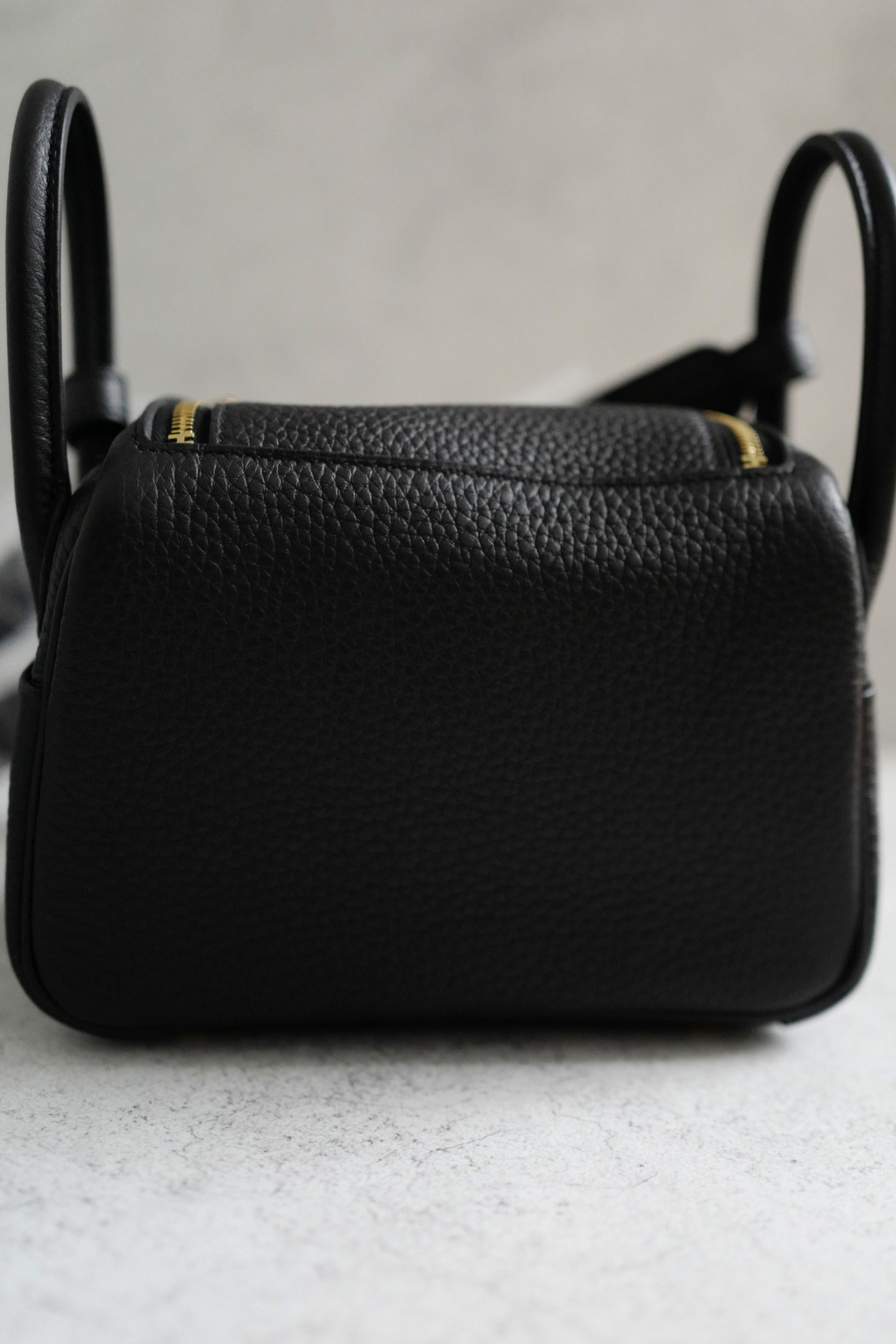Brand New Hermès Mini Lindy Black Noir Clemence Gold Hardware U 2023