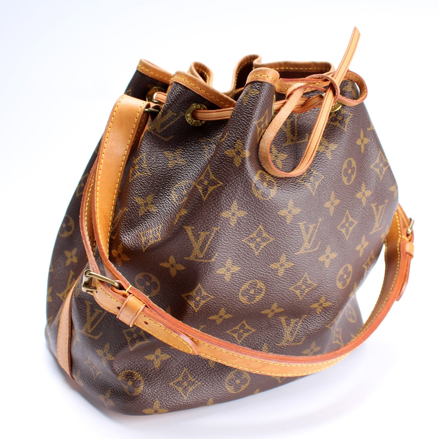 Noe Petit Monogram