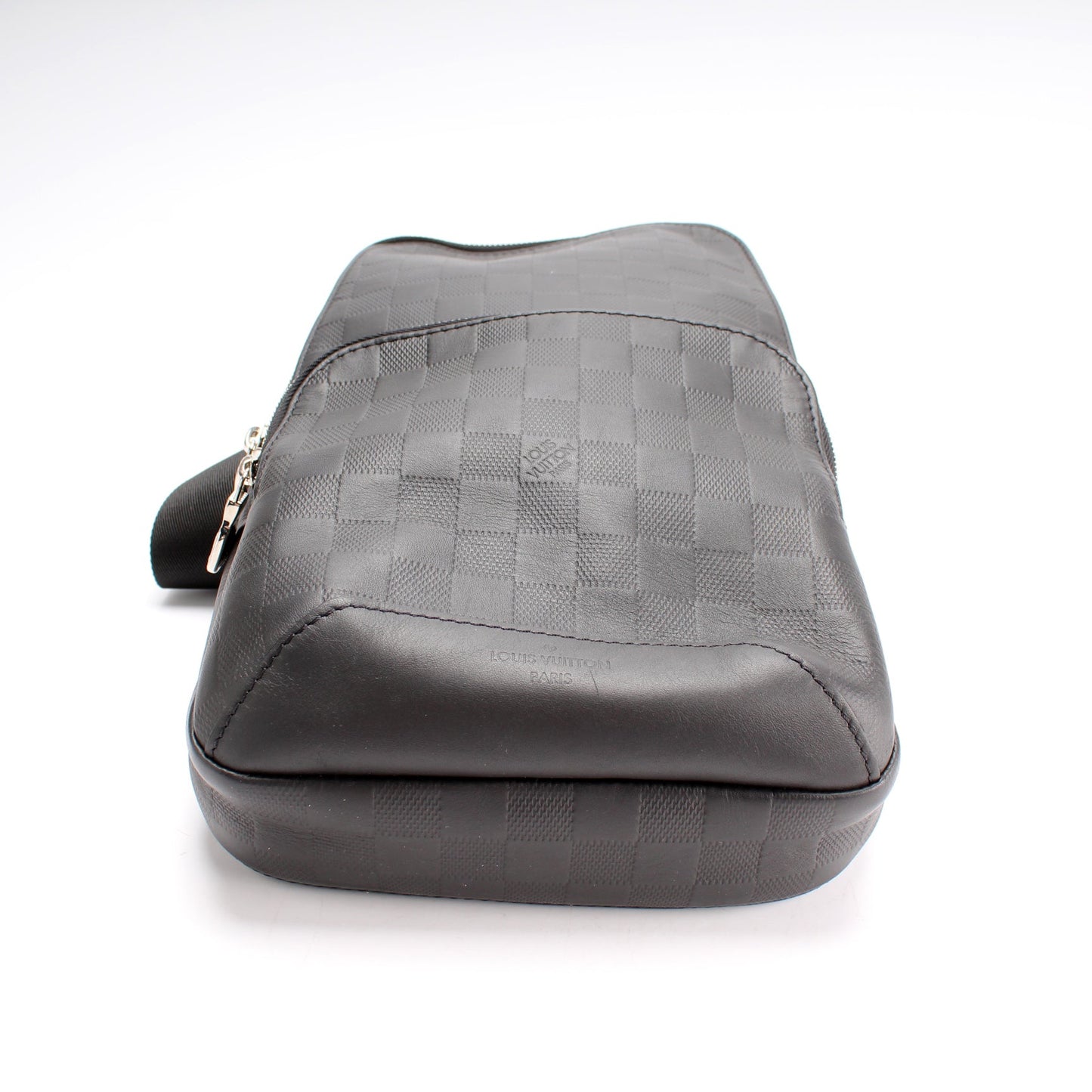 Avenue Sling Bag Infini Leather