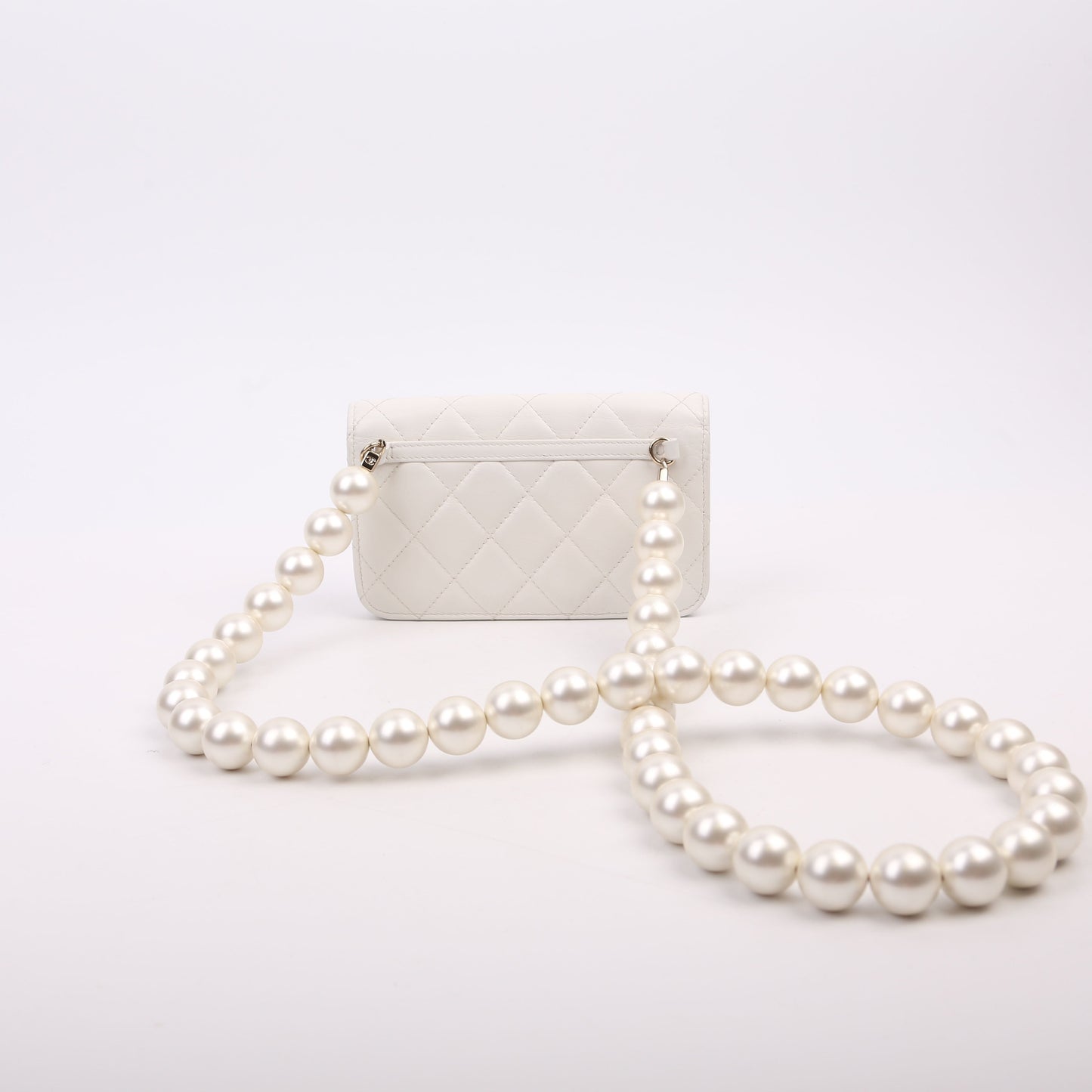Maxi Pearls WOC Lambskin 30M White