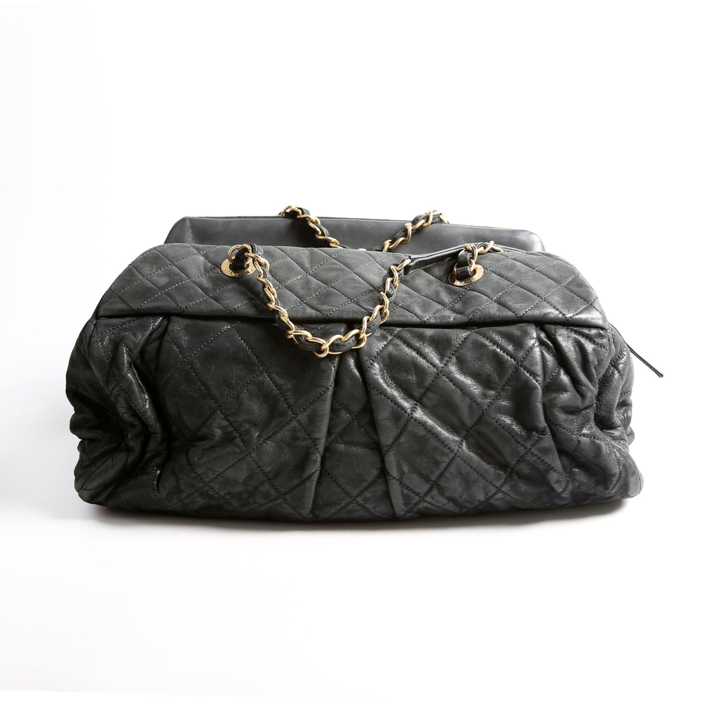 Chic Quilted Bowling Bag Iridescent Lambskin 15M Black/Gold