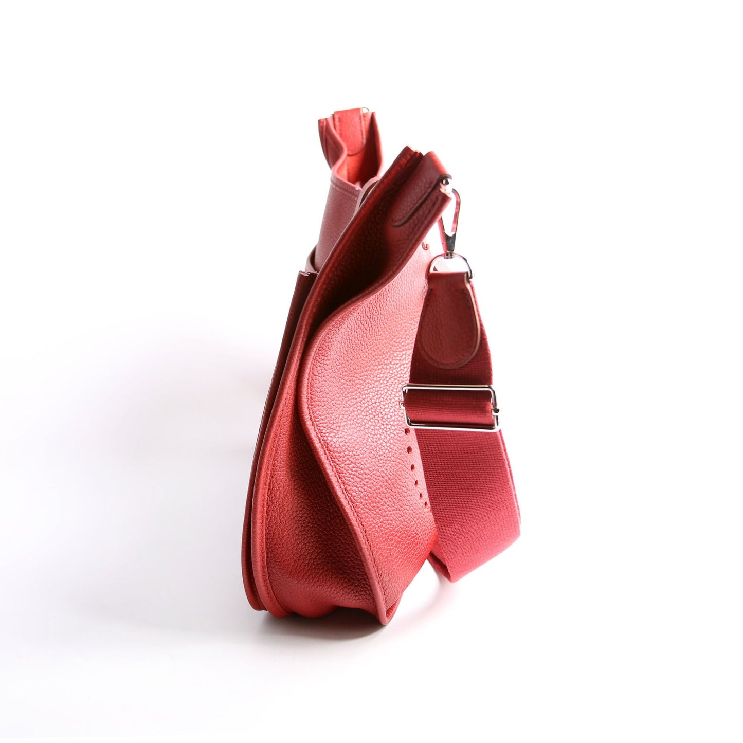 Evelyne III GM Red
