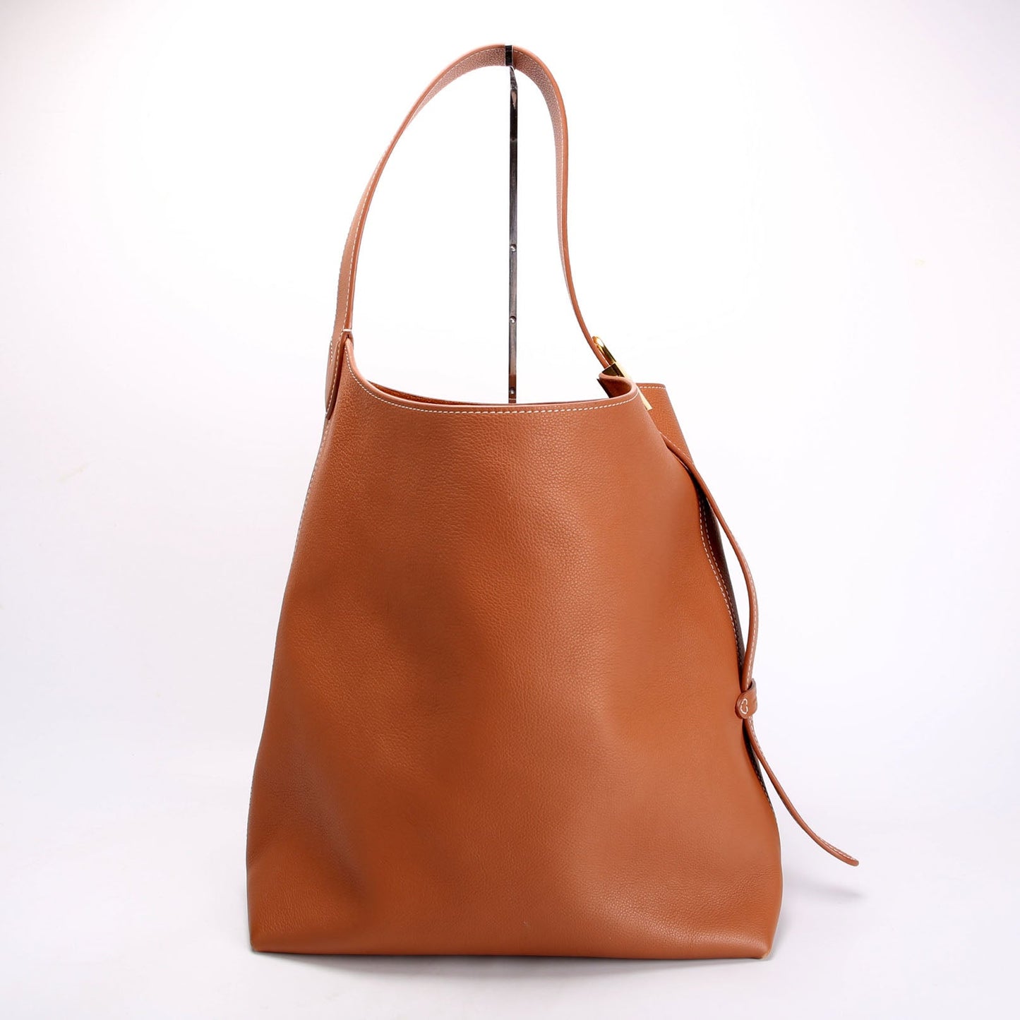 Low Key Hobo MM Calfskin Brown