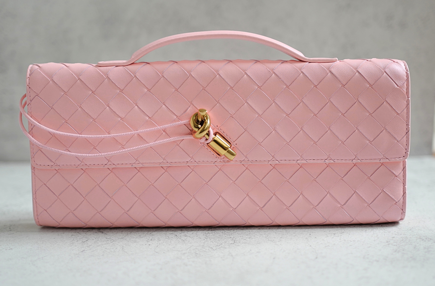 New Bottega Veneta Andiamo Clutch with Handle in Rose
