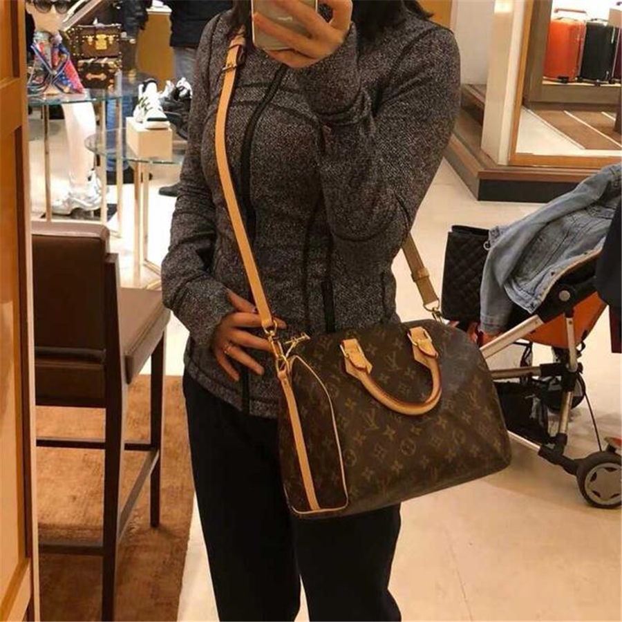 VERY USED Louis Vuitton Speedy Bandouliere 25 Brown Monogram Canvas Satchel