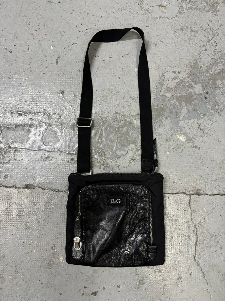 2000s Dolce & Gabbana Alan Zip Lock Black Leather Shoulder Bag