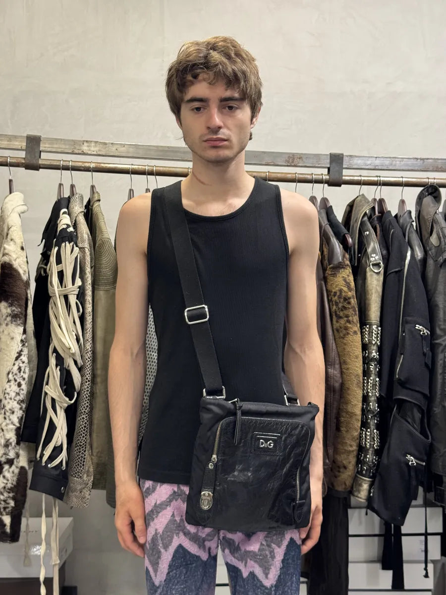 2000s Dolce & Gabbana Alan Zip Lock Black Leather Shoulder Bag