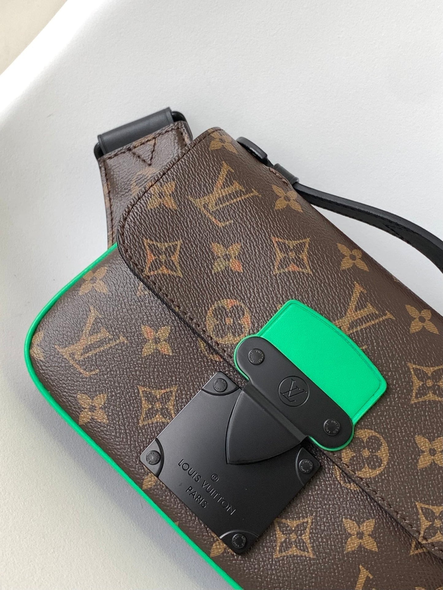 LV 25S S LOCK MESSENGER BAG 21 IN NEON JADE AND BROWN MONOGRAM MACASSAR CALFSKIN