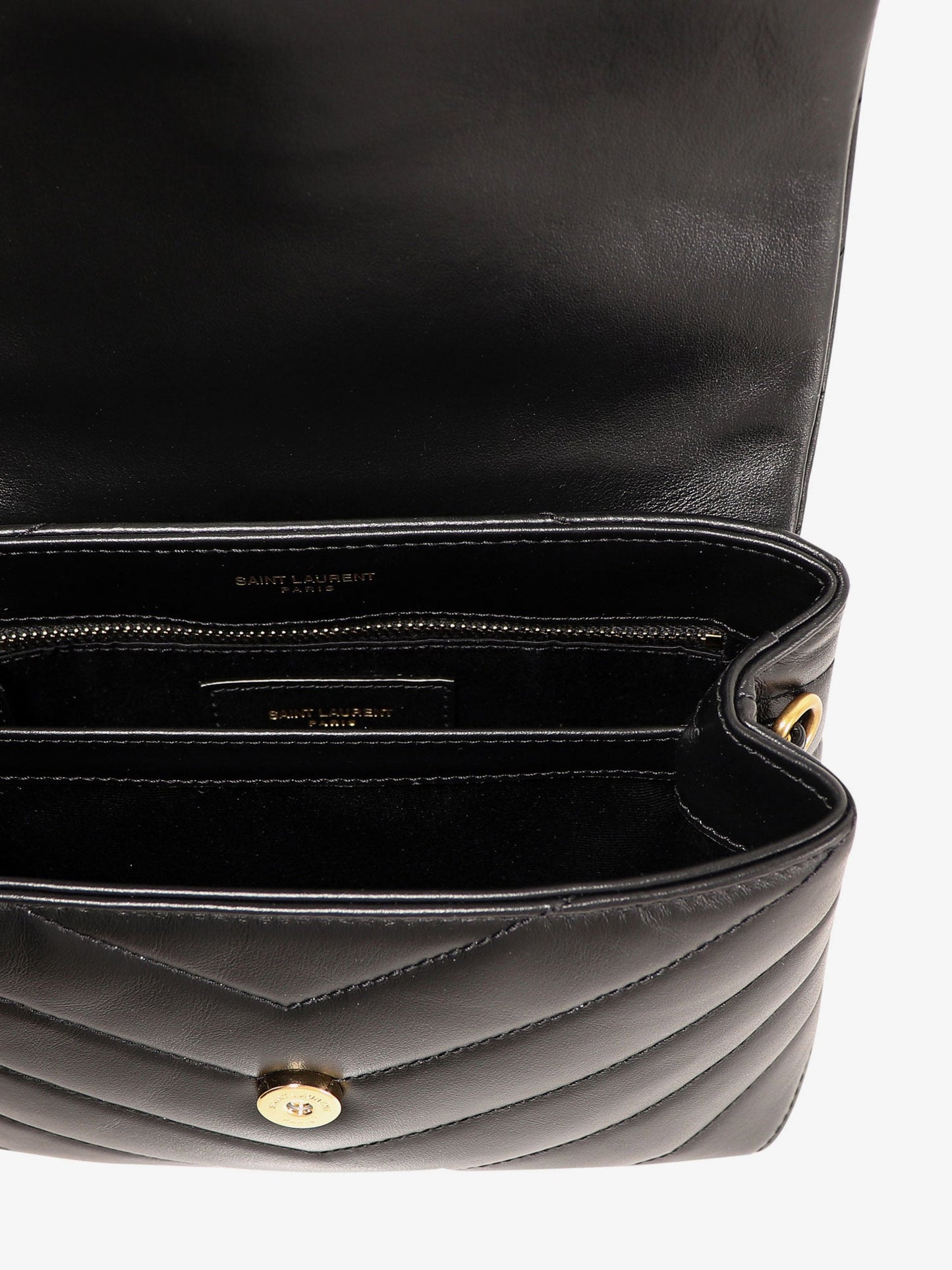 Matelassé leather shoulder bag with frontal monogram
