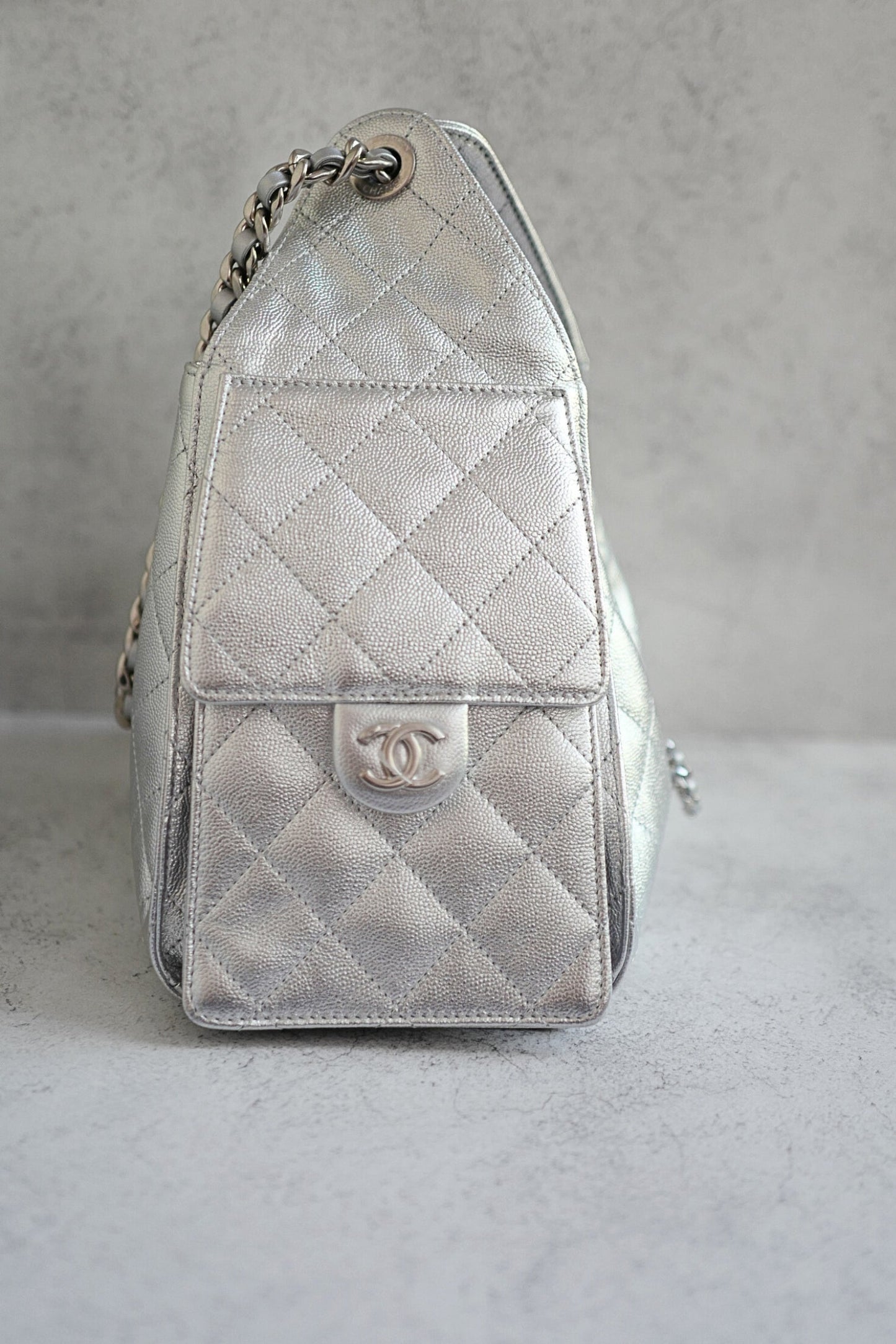 BNIB Chanel 26C Small Hobo Metallic Silver Grained Calfskin Shoulder Bag