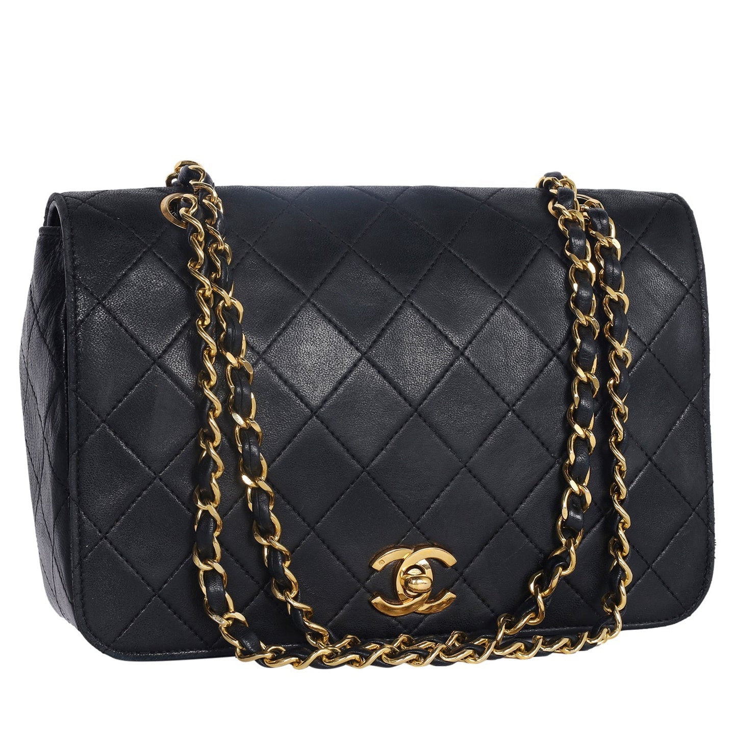 Classic full flap shoulder bag in black quilted leather