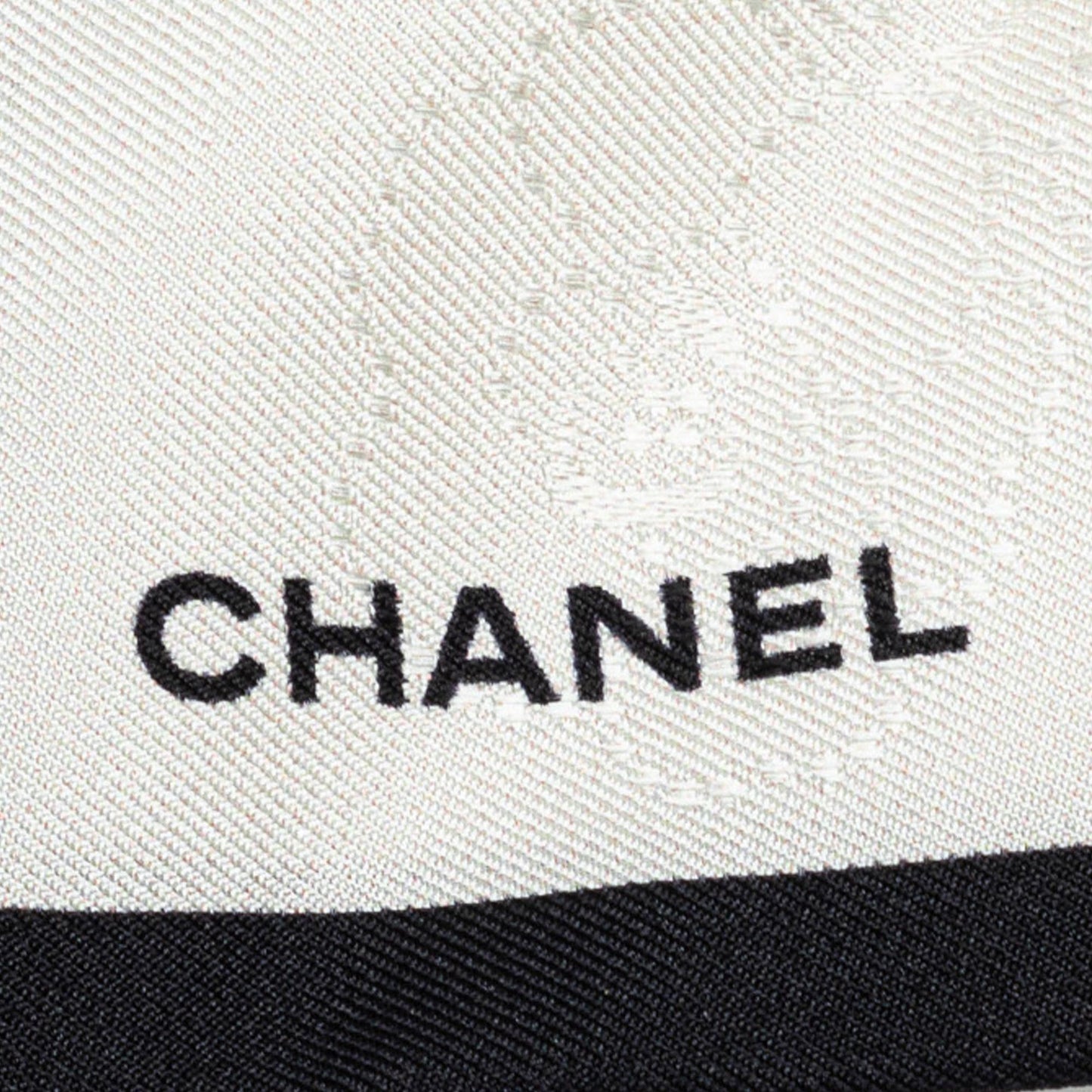 Chanel Silk CC Bow Scrunchie (SHG-AINwNO)