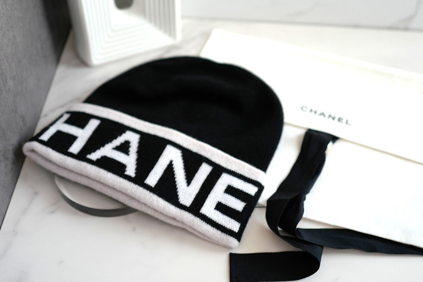 NEW Chanel Cloche Cashmere Noir-Rose Blanc Beanie 2025