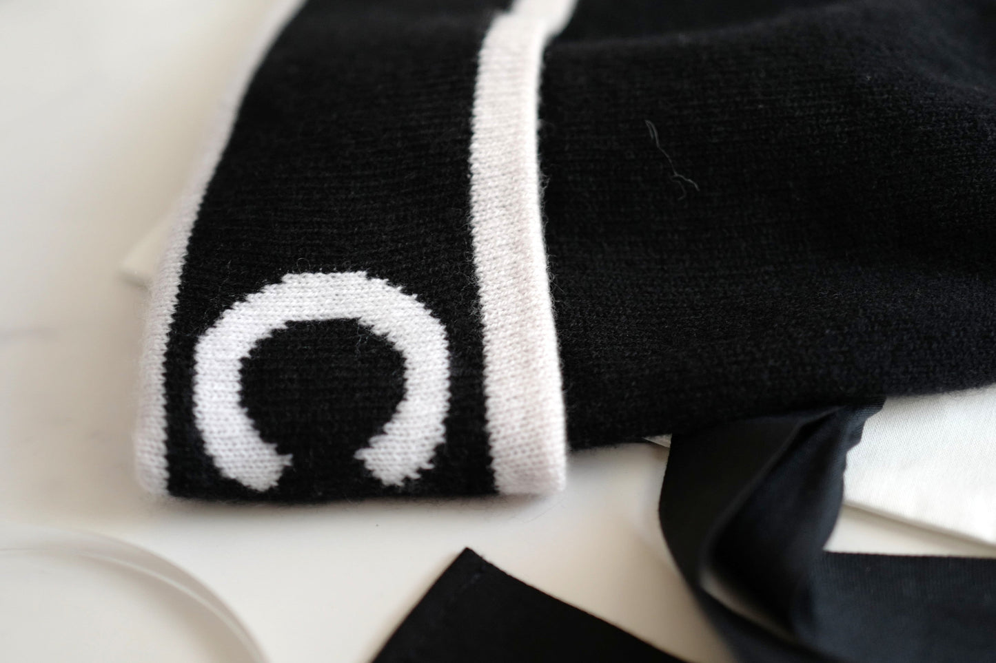 NEW Chanel Cloche Cashmere Noir-Rose Blanc Beanie 2025