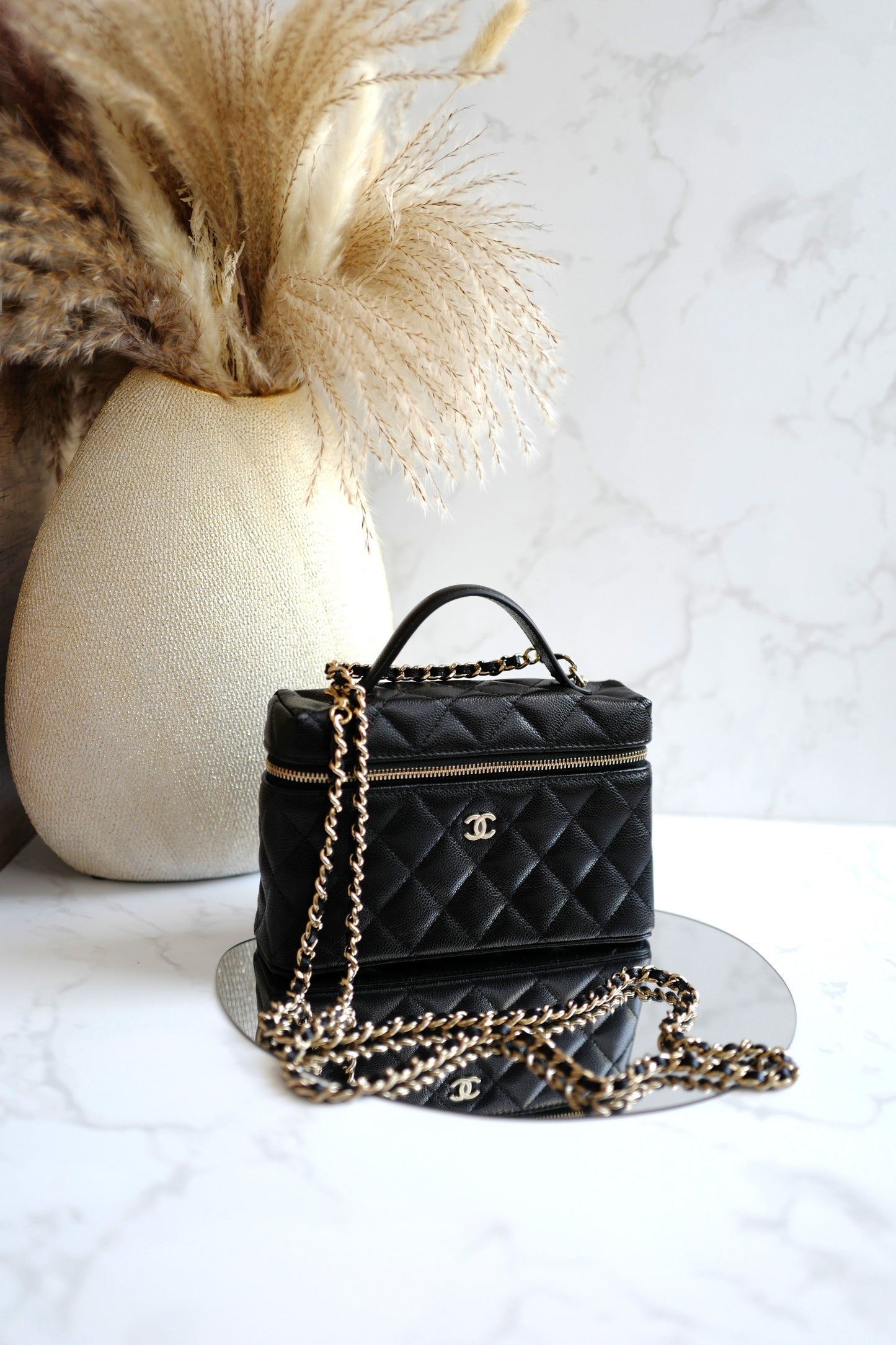NEW Chanel Spring-Summer 2025 25P Long Chain Vanity Case L19 – Black Caviar with Gold HW