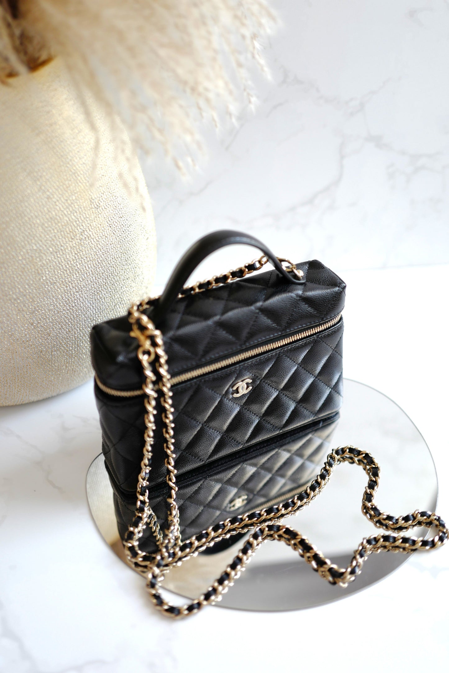 NEW Chanel Spring-Summer 2025 25P Long Chain Vanity Case L19 – Black Caviar with Gold HW