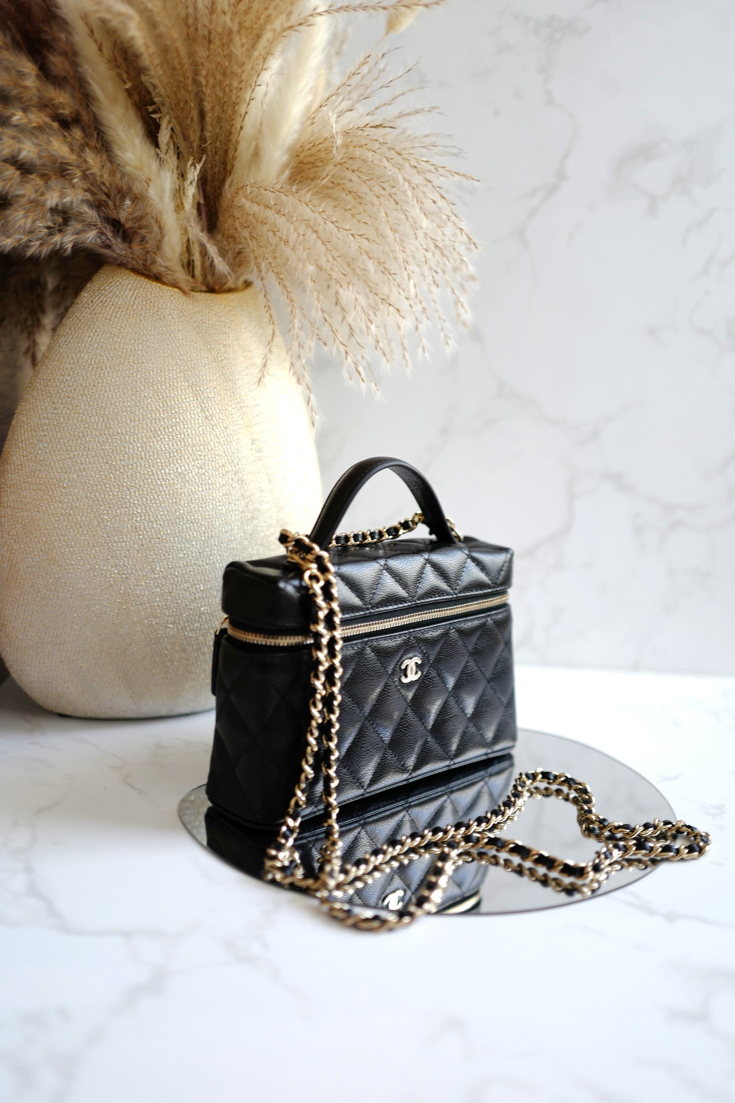NEW Chanel Spring-Summer 2025 25P Long Chain Vanity Case L19 – Black Caviar with Gold HW