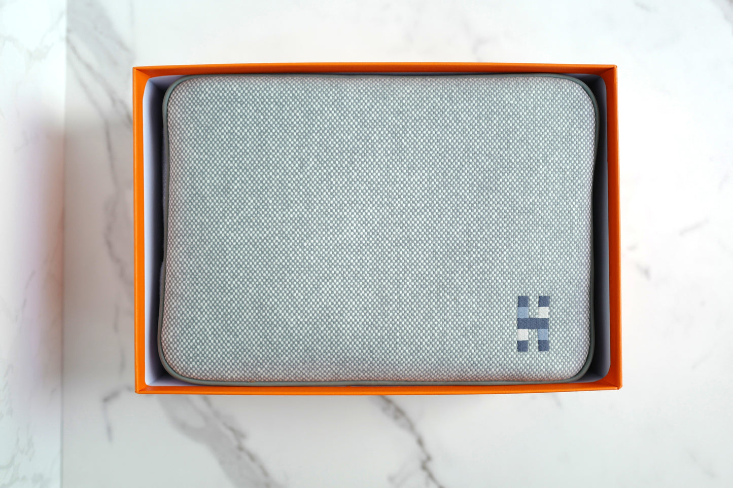 Brand New Hermès Chapitre H Cavalier case large model in Gris