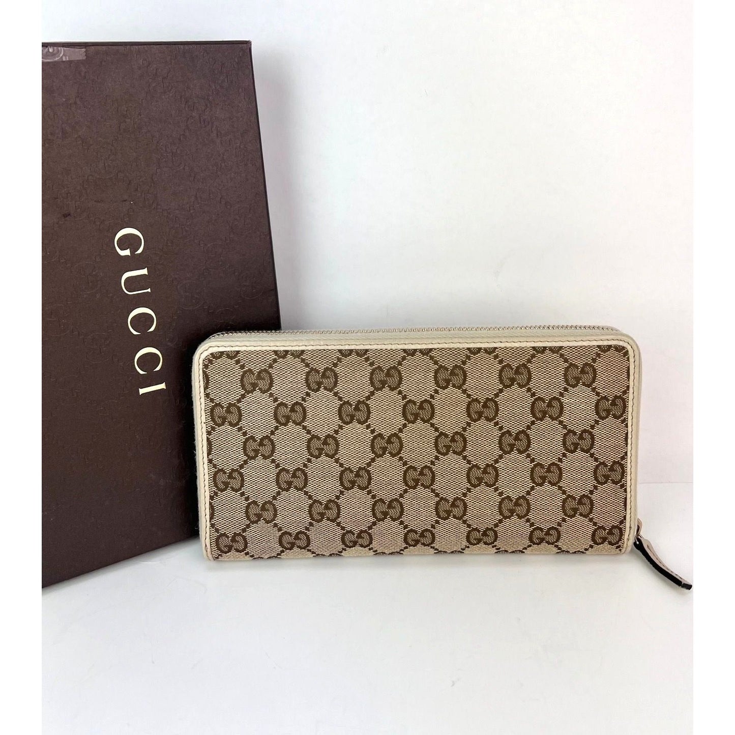 Gucci GG Logo Beige Zip Around Wallet