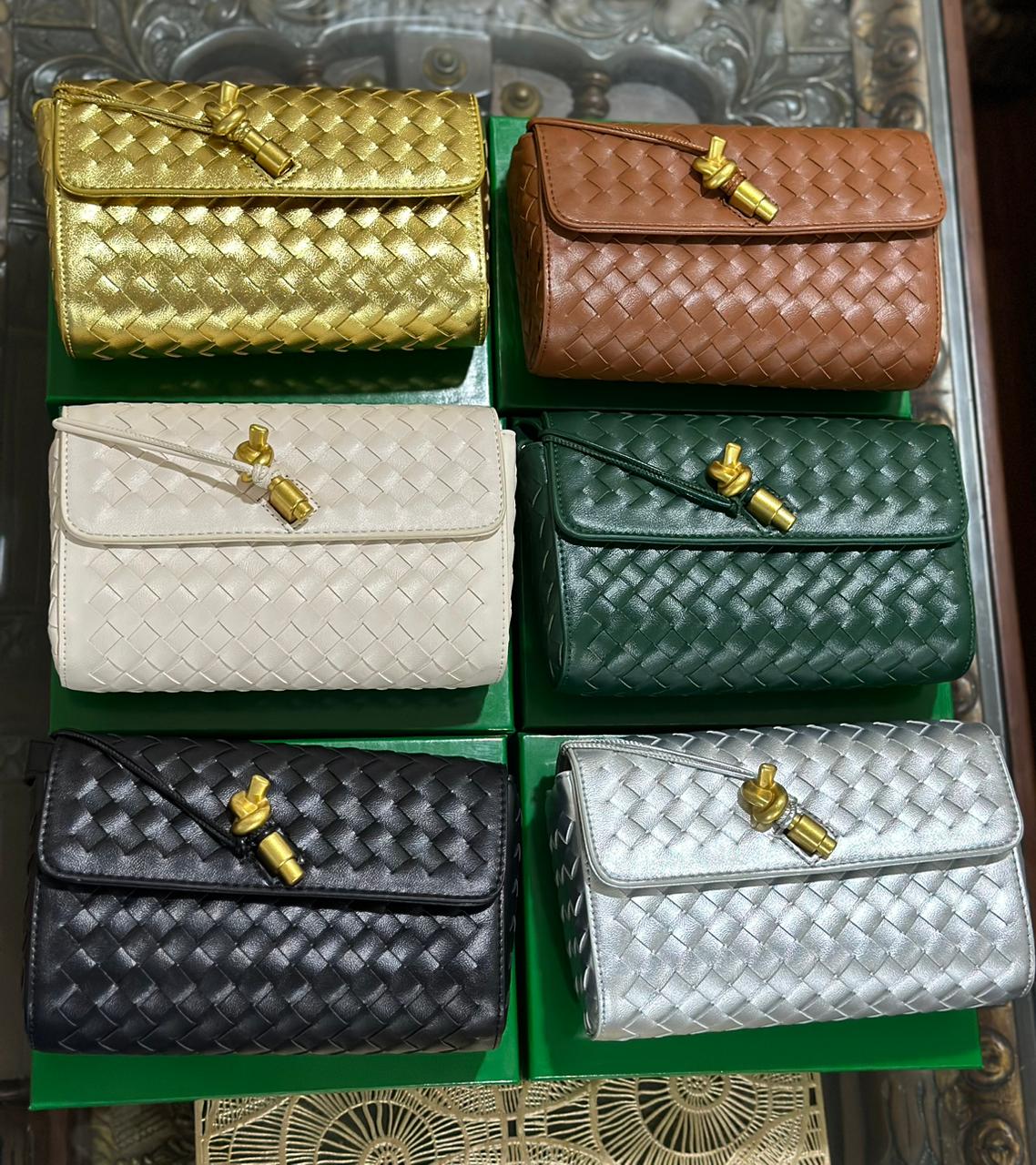 Bottega Veneta Woven Andiamo Crossbody Bag – Premium Quality (Green)