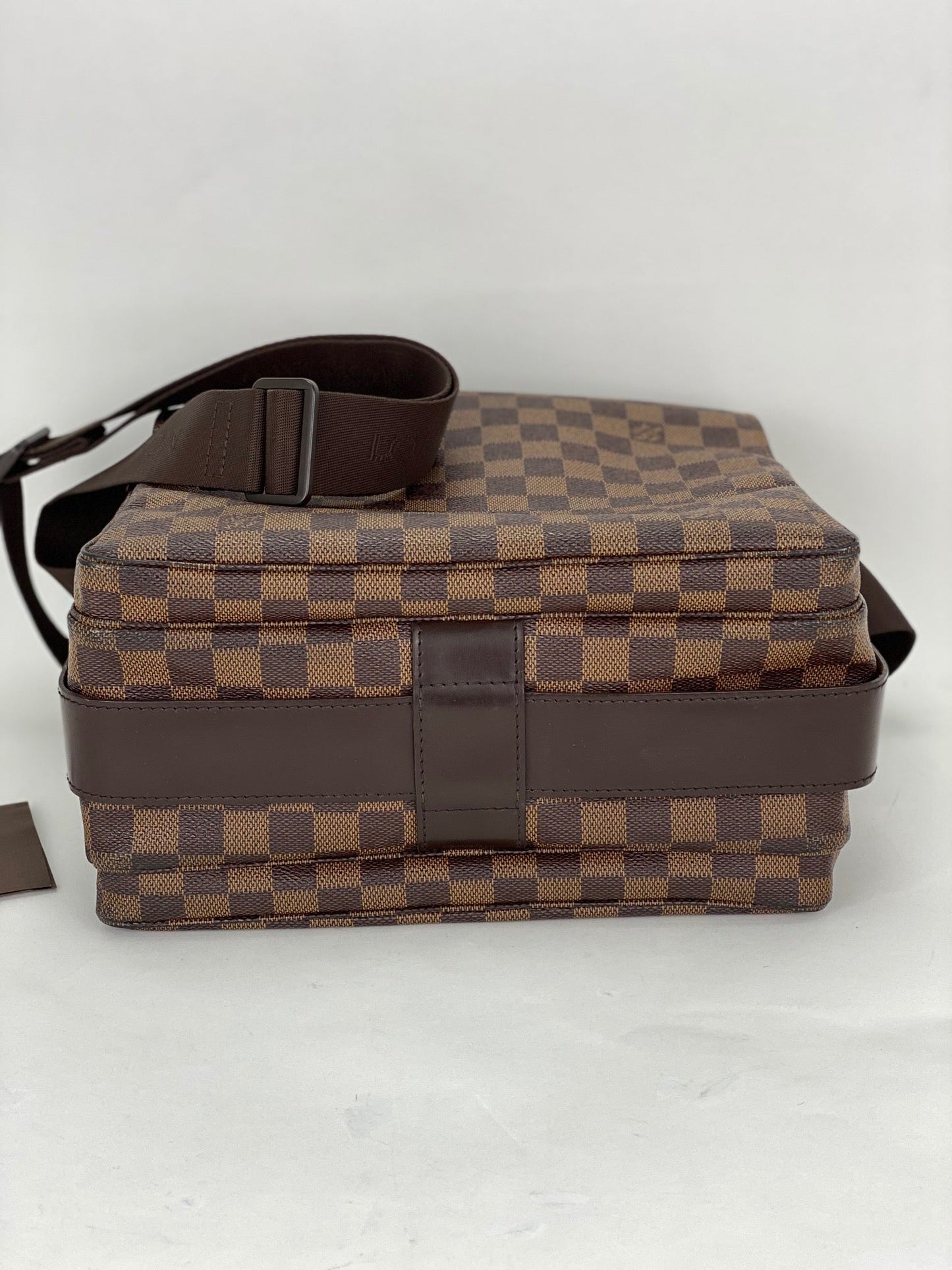 Louis Vuitton Naviglio Damier Ebene Messenger Bag