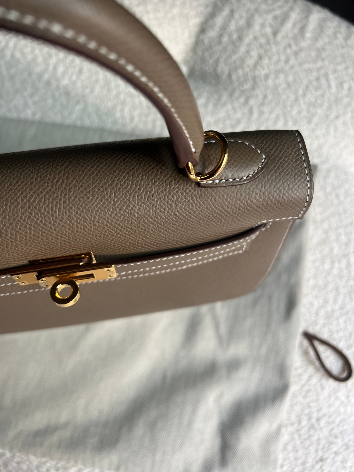 BNIB Hermes Kelly 25 Etoupe Epsom Sellier Gold HW W 2024 Complete Original Rec