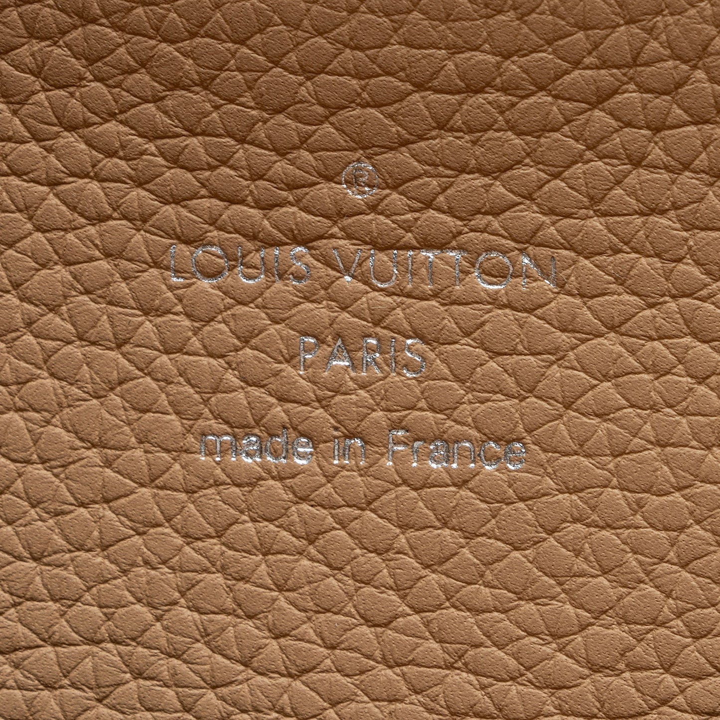 Louis Vuitton Mahina Leather Bella Tote (SHF-pGCMeu)