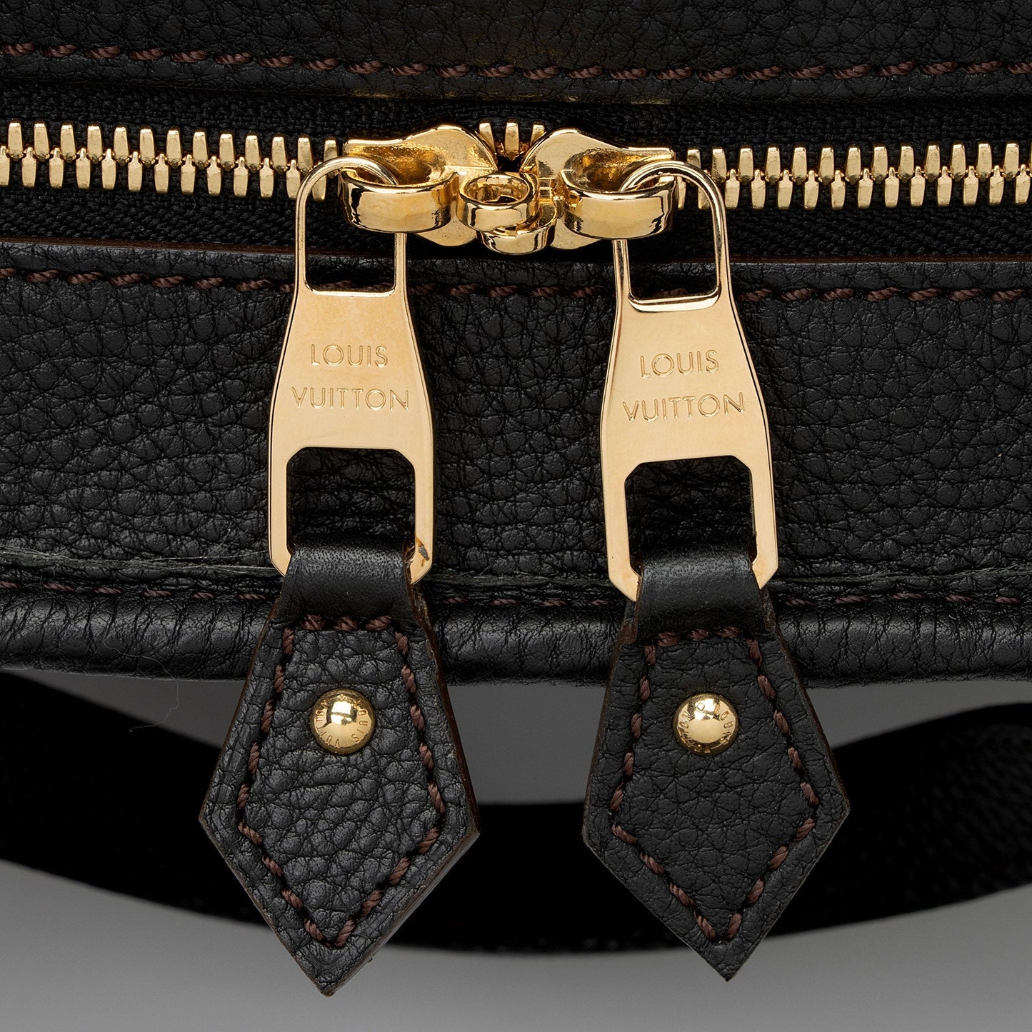 Louis Vuitton Mahina Leather Stellar PM Tote (SHF-yuBzgS)