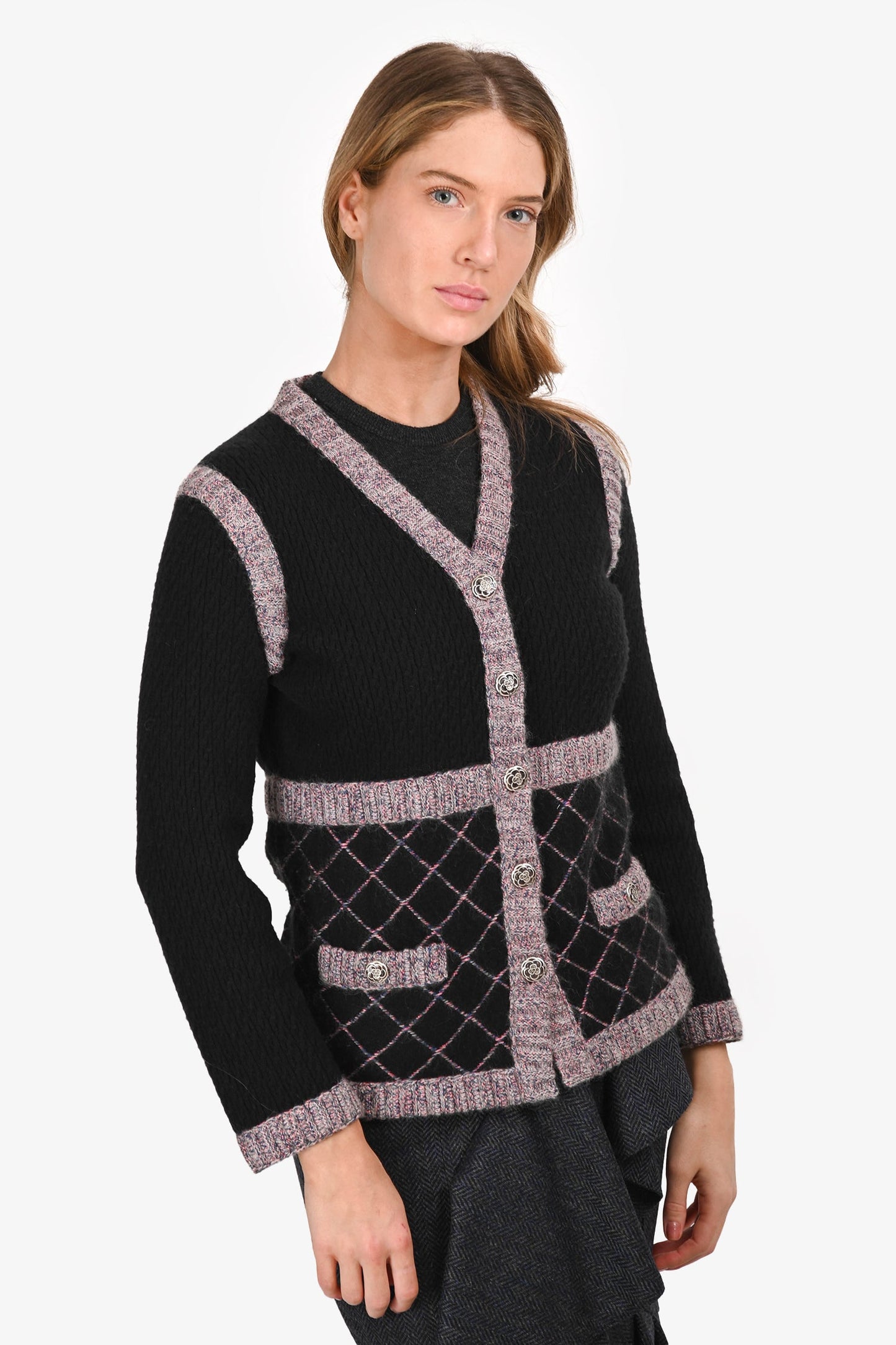 Pre-Loved Chanel™ Runway 2015 Black/Pink Cashmere/Silk Brasserie Cardigan Size 38