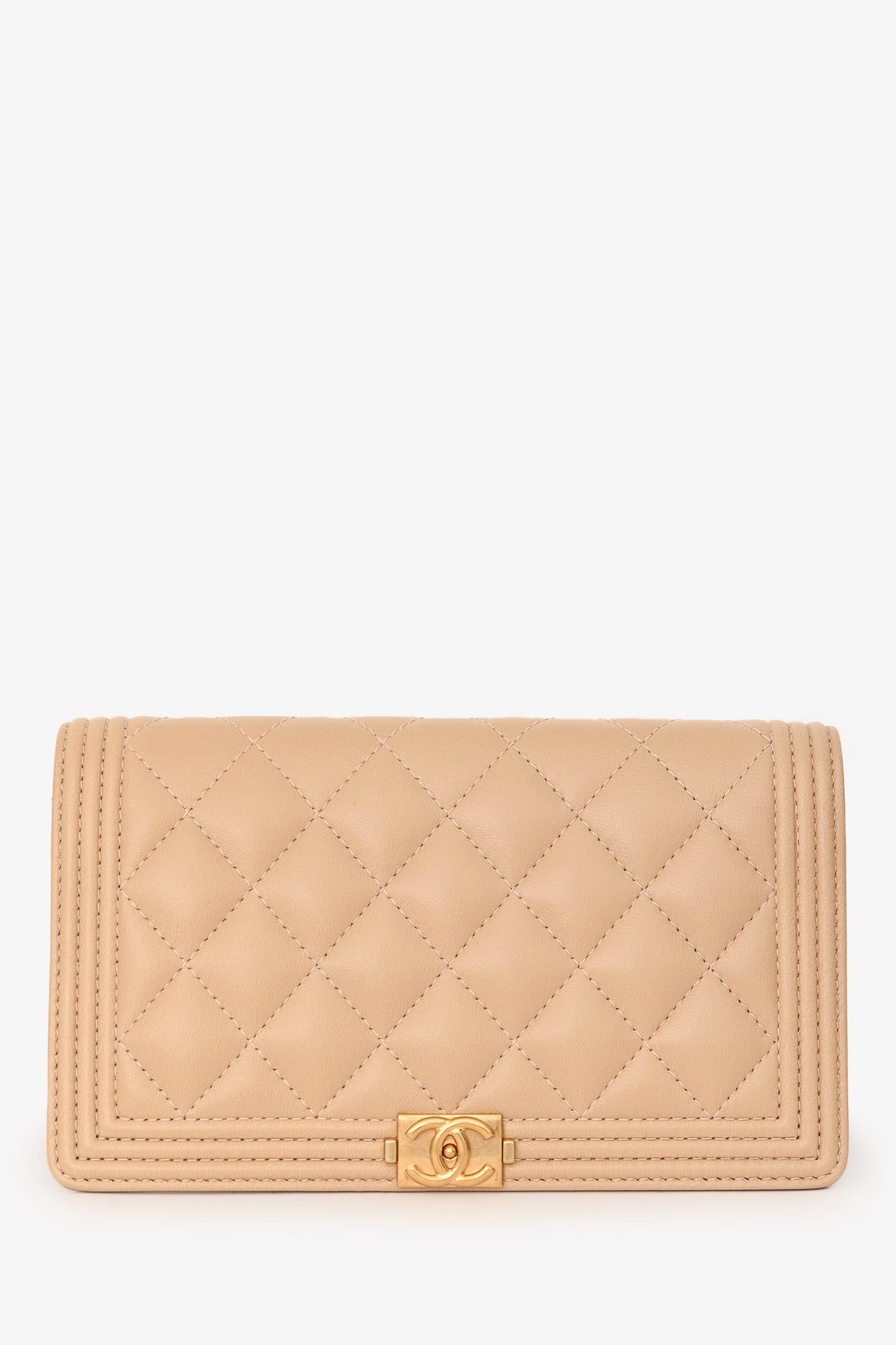 Pre-Loved Chanel™ 2016-17 Beige Lambskin Boy Bi-Fold Wallet